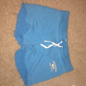 Abercrombie & Fitch sleeping cut-off shorts
